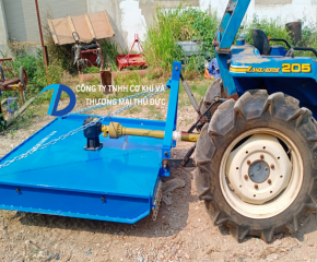 Lawnmower with tractor
