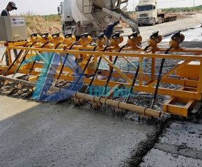Máy đầm tự hành