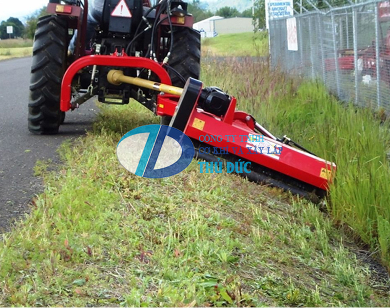 Máy cắt cỏ trục băm cắt bên hông